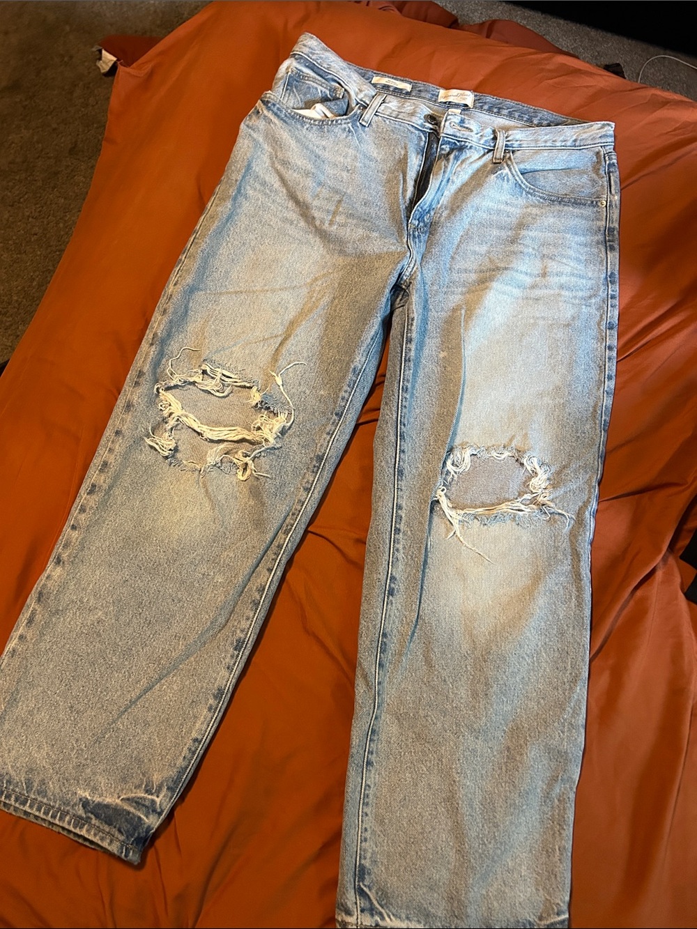 Universal Thread Light Wash Straight Leg Jeans with Knee Distressing